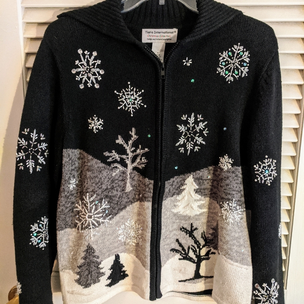 UGLY (GORGEOUS!) CHRISTMAS SWEATER! Tiara intern'l